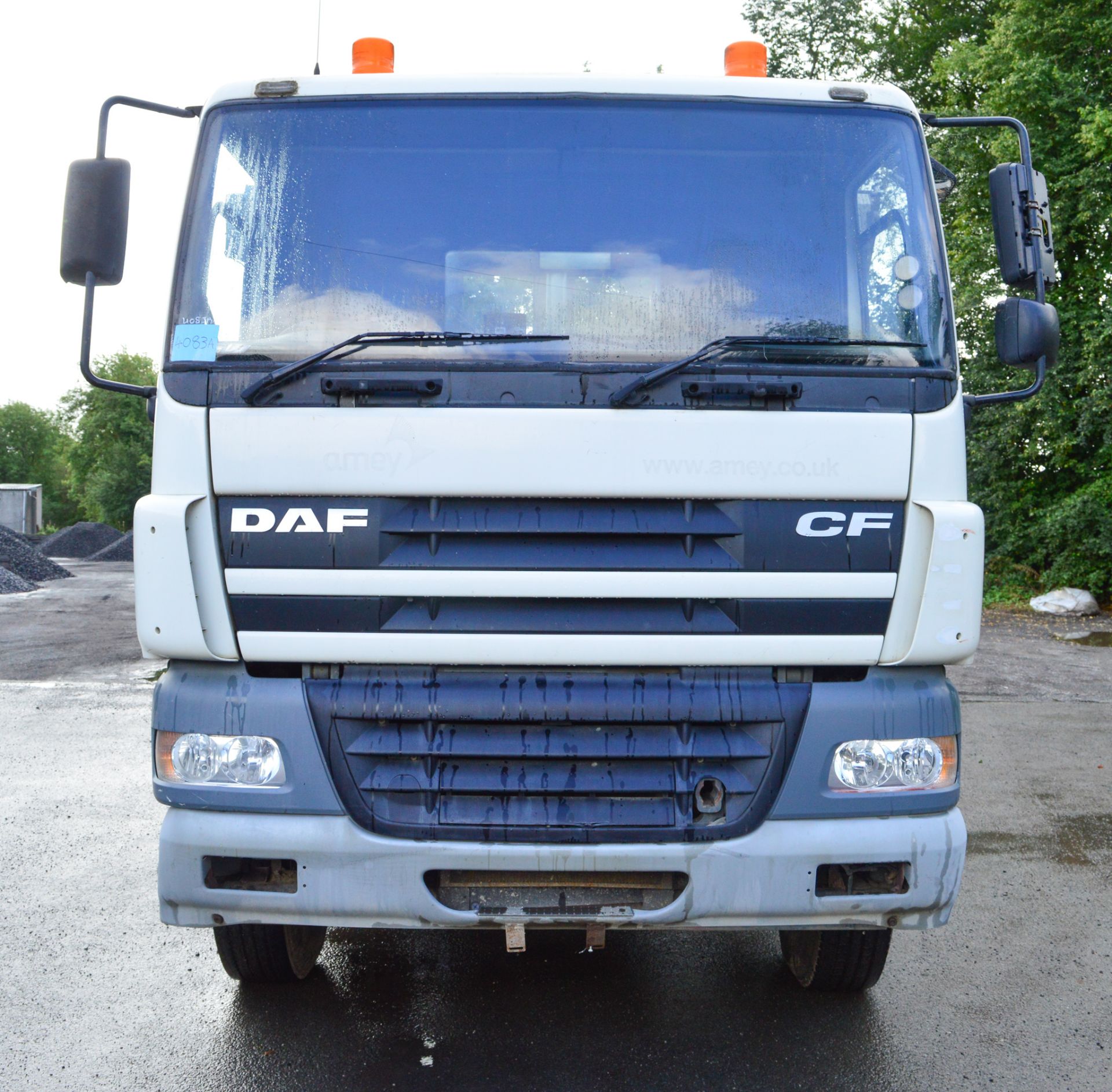 DAF CF 85.340 8x4 hook lift lorry Registration Number: EU54 ESO Date of Registration: MOT expires: - Image 5 of 8