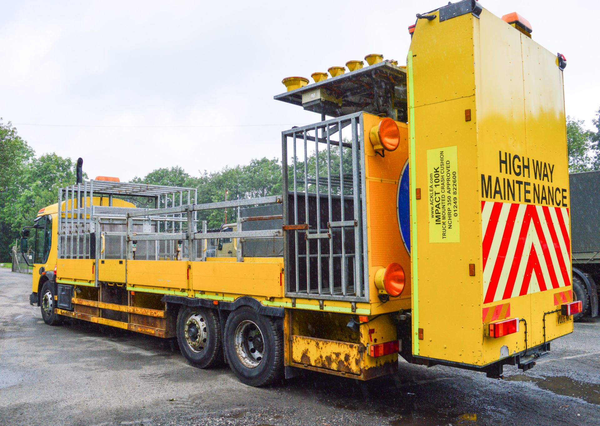 Dennis Elite 26.290 6x2 26 tonne traffic management lorry Registration Number: VU06 NKZ Date of - Image 3 of 8