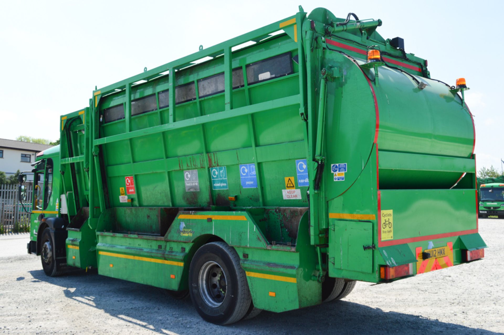 Dennis Elite 2 Euro 5 Kerbsider refuse lorry Registration Number: VU12 HMX Date of Registration: - Image 3 of 8