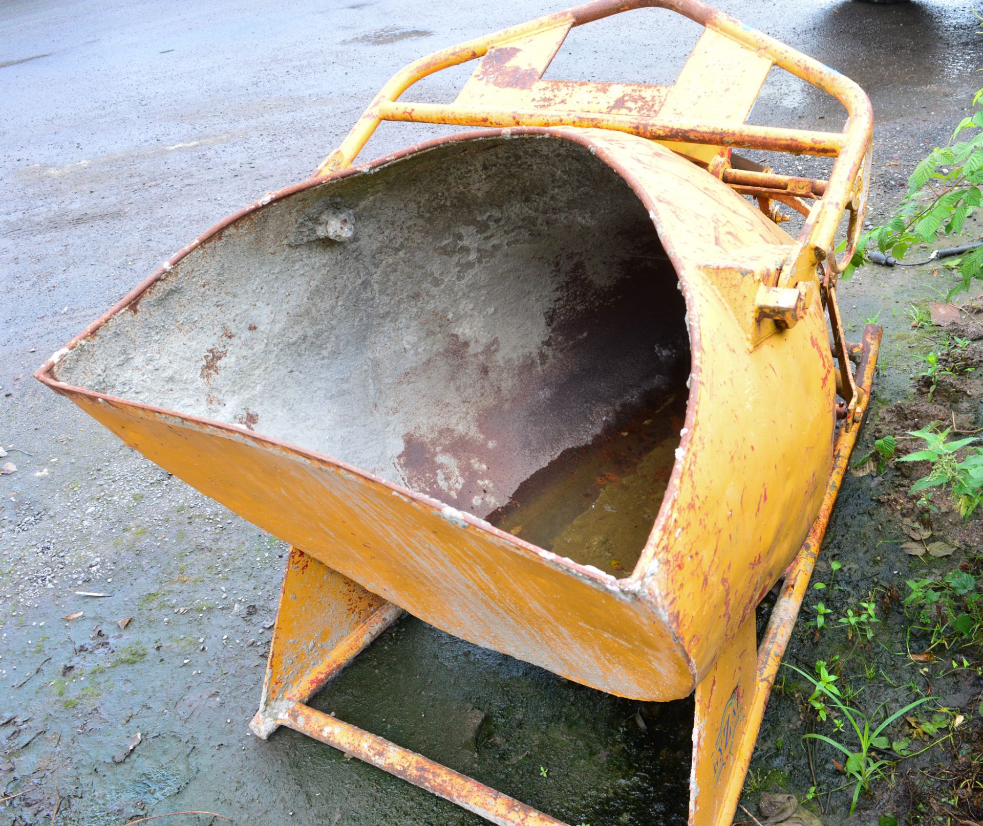 500 litre concrete skip 4101K - Image 2 of 2