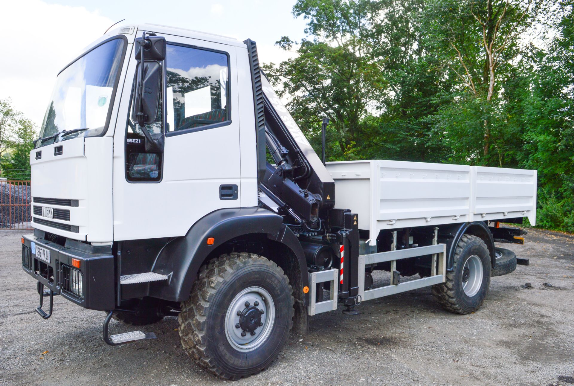 Iveco 95E21 4x4 dropside lorry (Ex MOD) Registration Number: Y967 RJU Date of Registration: 01/05/ - Image 2 of 8