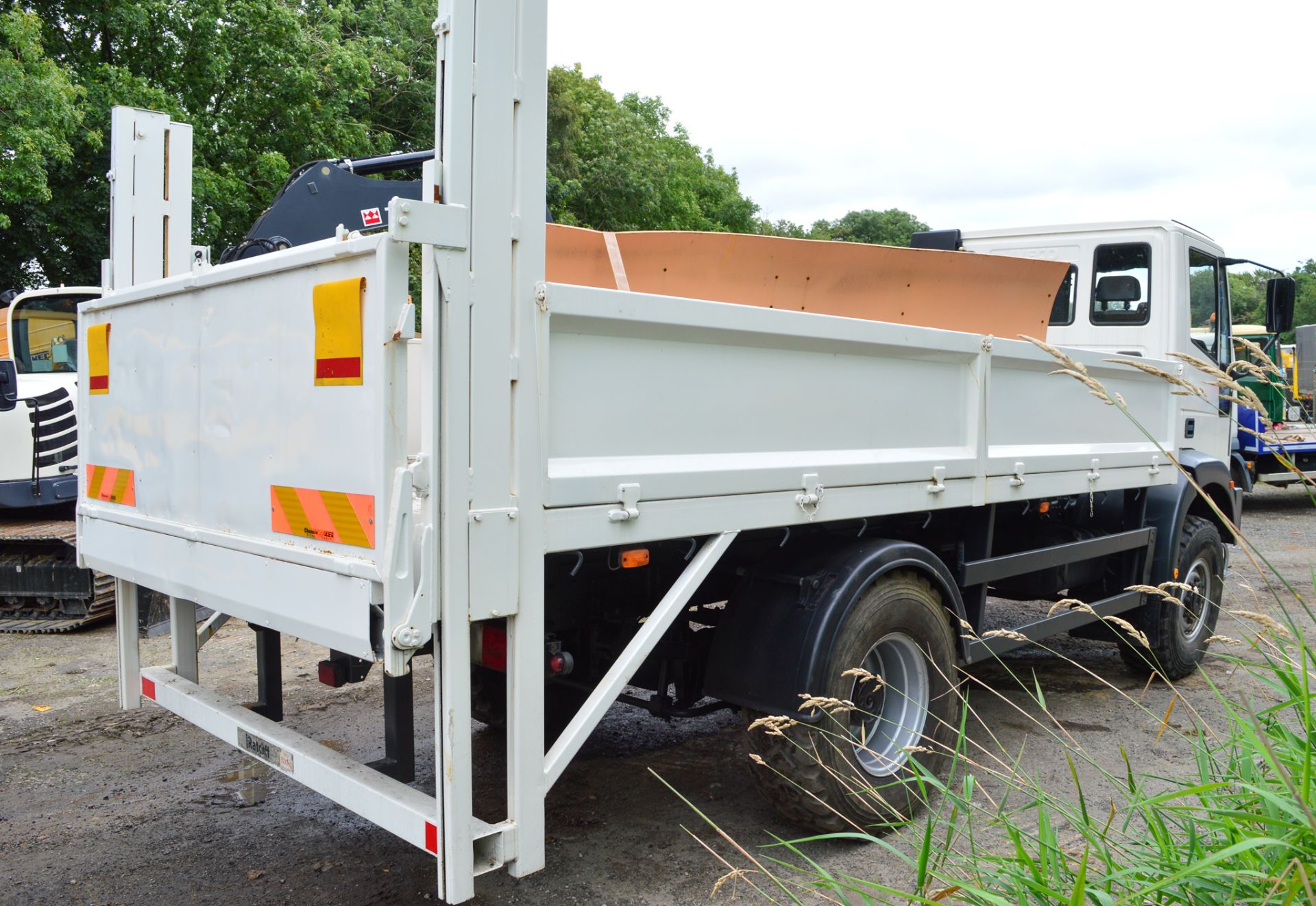 Ford Iveco 95E21 4x4 dropside lorry (Ex MOD) Registration Number: Y969 XGV Date of Registration: - Image 4 of 10