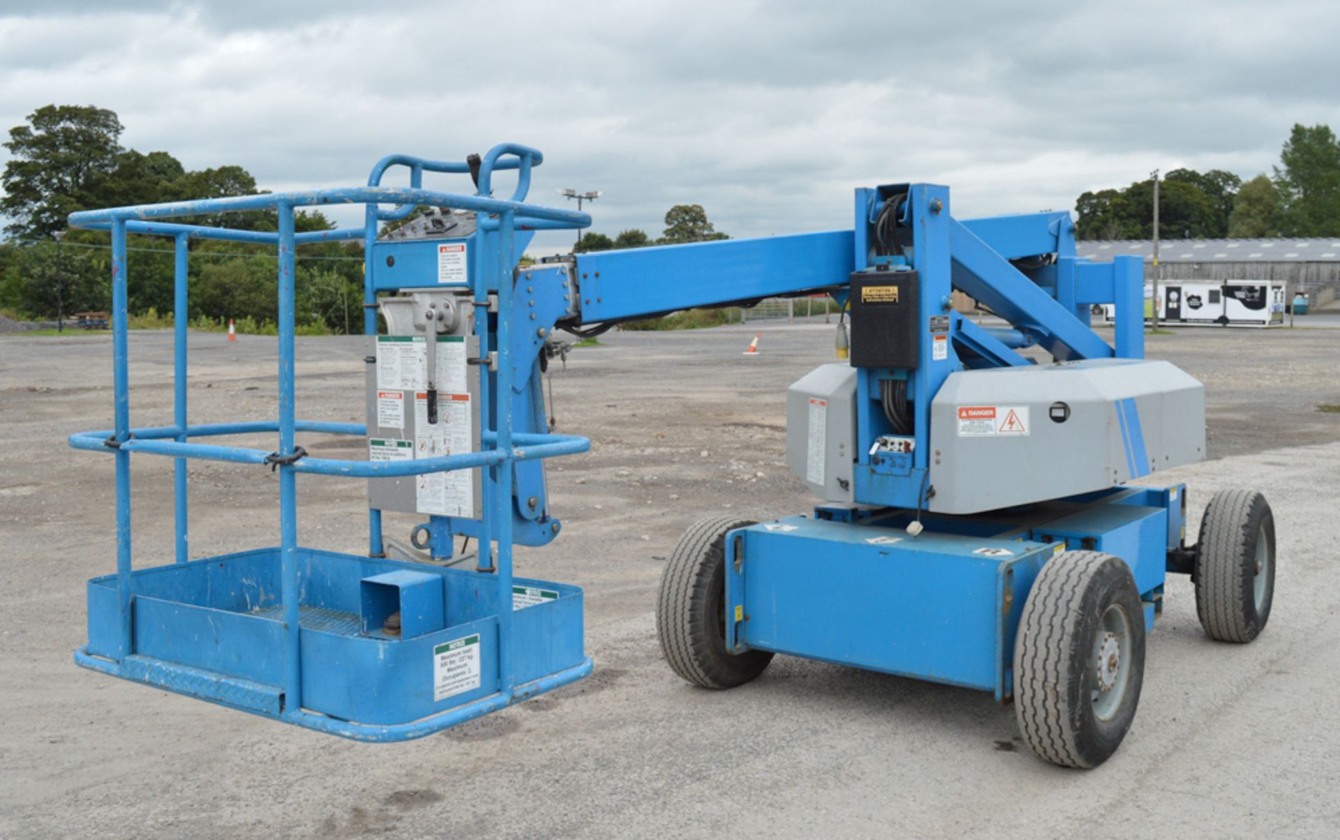 Genie Z-30/20 31 ft battery electric boom lift S/N: 23590 - Image 2 of 5