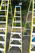 8 tread fibreglass framed ladder A722958