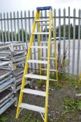8 tread fibreglass frame ladder BEFS8340H