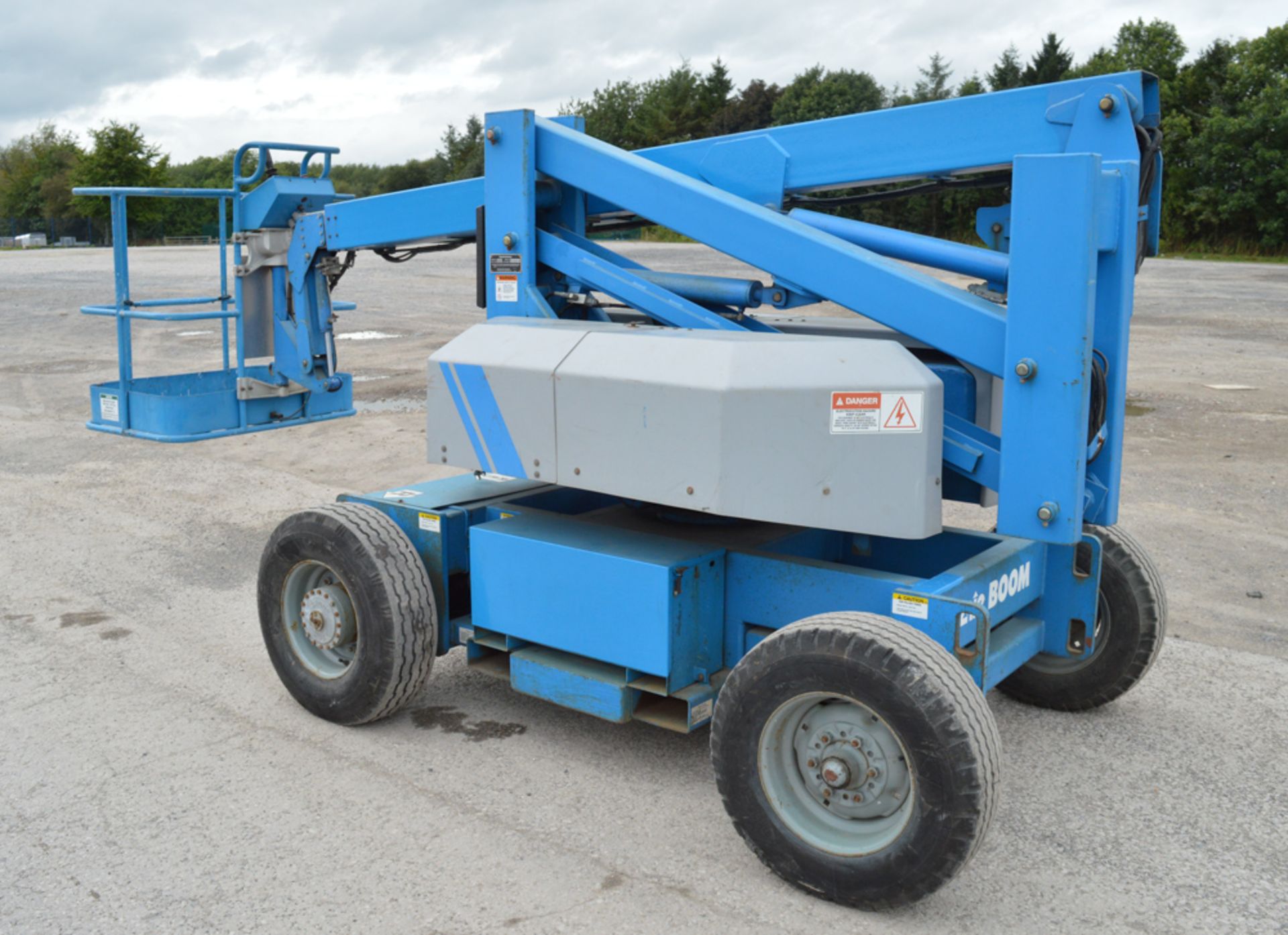 Genie Z-30/20 31 ft battery electric boom lift S/N: 23590 - Image 3 of 5