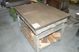 Windley cast iron surface table Dimensions: 4ft x 3ft c/w engineer's vice
