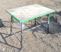 Collapsible steel work bench