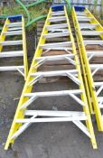 9 tread fibreglass framed step ladder A686437