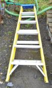 5 tread fibreglass framed step ladder FS6226H