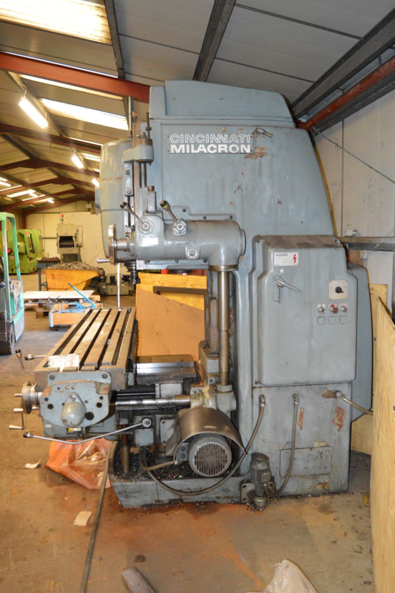 Cincinnati Milacron 420-16 EDO vertical milling machine Year: 1979 S/N: IIA4VIAFE-5 - Image 4 of 6