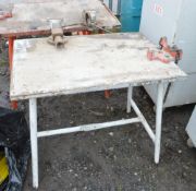 Collapsable work bench c/w engineers vice & pipe vice SESE0002046