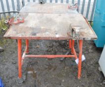 Collapsable work bench c/w engineers vice & pipe vice SESE0002538