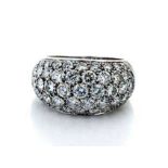 Brillantring Ringweite: 58. Gewicht: 11,5 g. WG 750. Eleganter, moderner Ring schauseitig besetzt