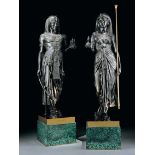 Paar ägyptisierende Skulpturen im Empire-Stil Höhe: 90 cm. Breite: 21 cm. Tiefe: 21 cm. Bronze,