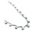 Perlen-Diamantcollier Halsweite: ca. 45 cm. Gewicht: ca. 66,0 g. WG 750. Dekoratives,