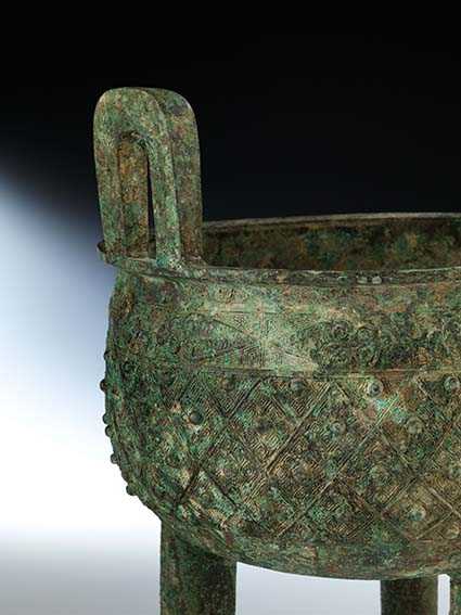 Sakralbronze Höhe: 39,4 cm. Durchmesser: 29 cm. China, westl. Zhou-Dynastie, 8./ 9. Jahrhundert v. - Image 3 of 10