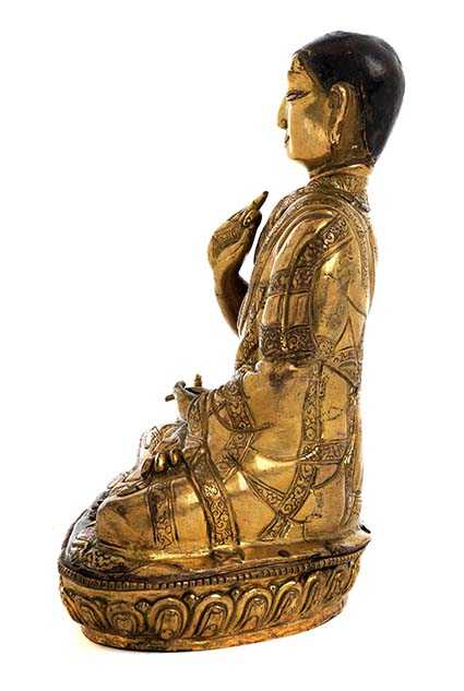 Repoussé Bronzefigur eines Lama Höhe: 22 cm. China, Tibeto-Chinesisch, 17. Jahrhundert. Äußerst - Image 2 of 5