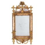 Klassizistischer Spiegel Ca. 90 x 43 cm. Deutschland, um 1800. Holz, geschnitzt, gefasst und