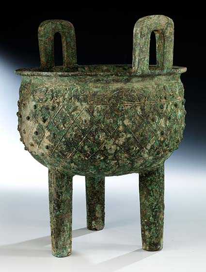 Sakralbronze Höhe: 39,4 cm. Durchmesser: 29 cm. China, westl. Zhou-Dynastie, 8./ 9. Jahrhundert v.