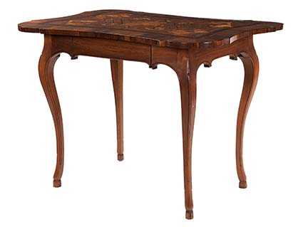 Rokoko-Tischchen Höhe: 78,5 cm. Breite: ca. 108 cm. Tiefe: 73 cm. Deutschland, 18. Jahrhundert.