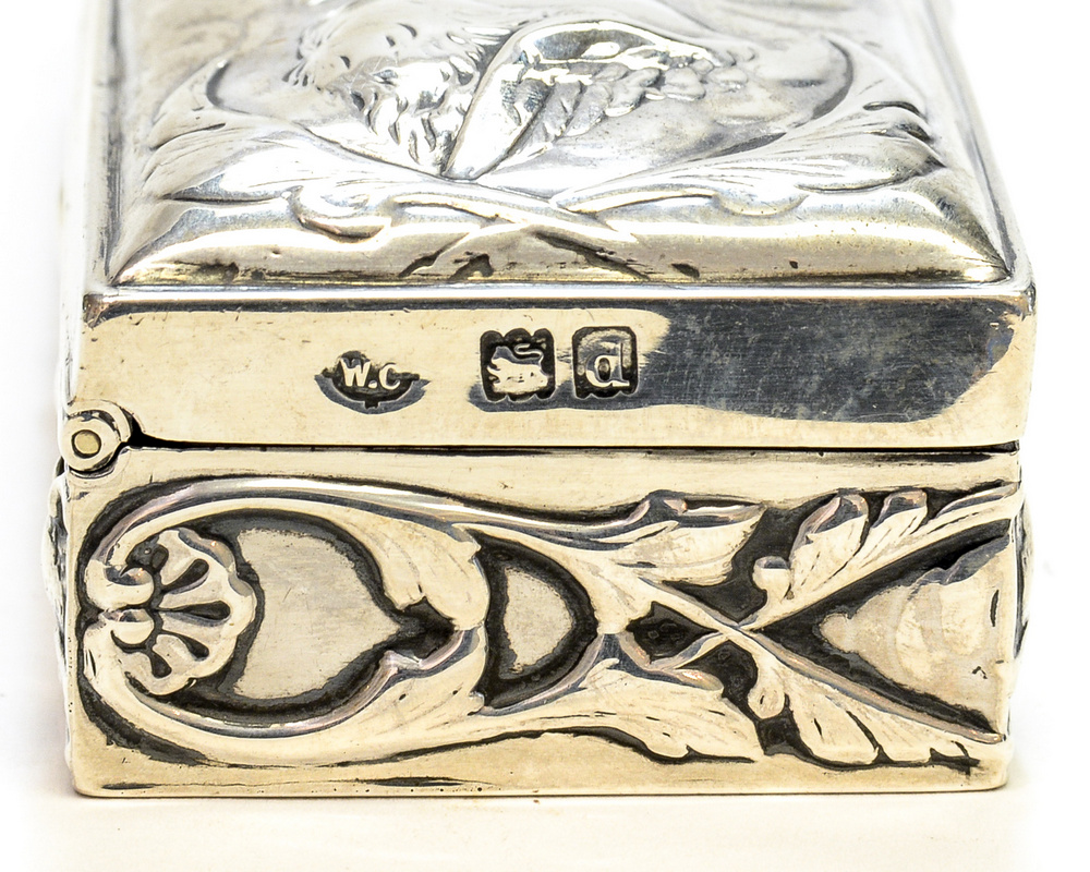 An Art Nouveau silver box, the lid embossed with Reynolds angels, - Image 3 of 3