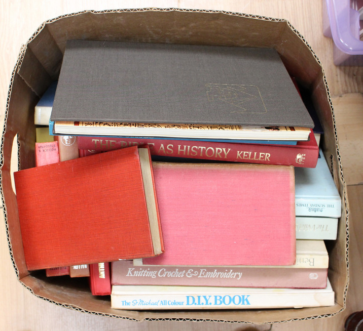 ***NO BIDS - IS THE CLIENT HAPPY TO SEND TO CHARITY?*** Assorted books to include Agatha Christie