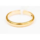 A 22 ct gold ladies' wedding band 2.