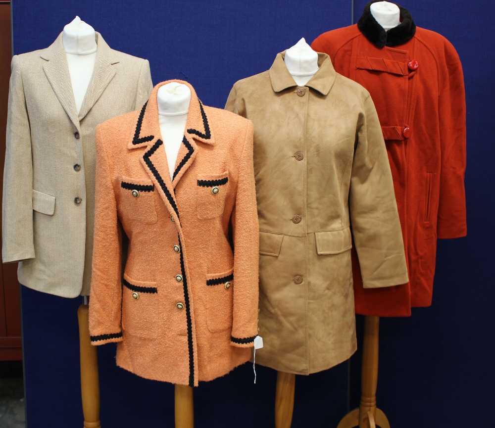 One brown fur jacket, late 1940s with curved pockets together with four other ladies' jackets, - Image 2 of 4