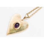 A nine carat gold amethyst set heart pendant and chain, approx 16.