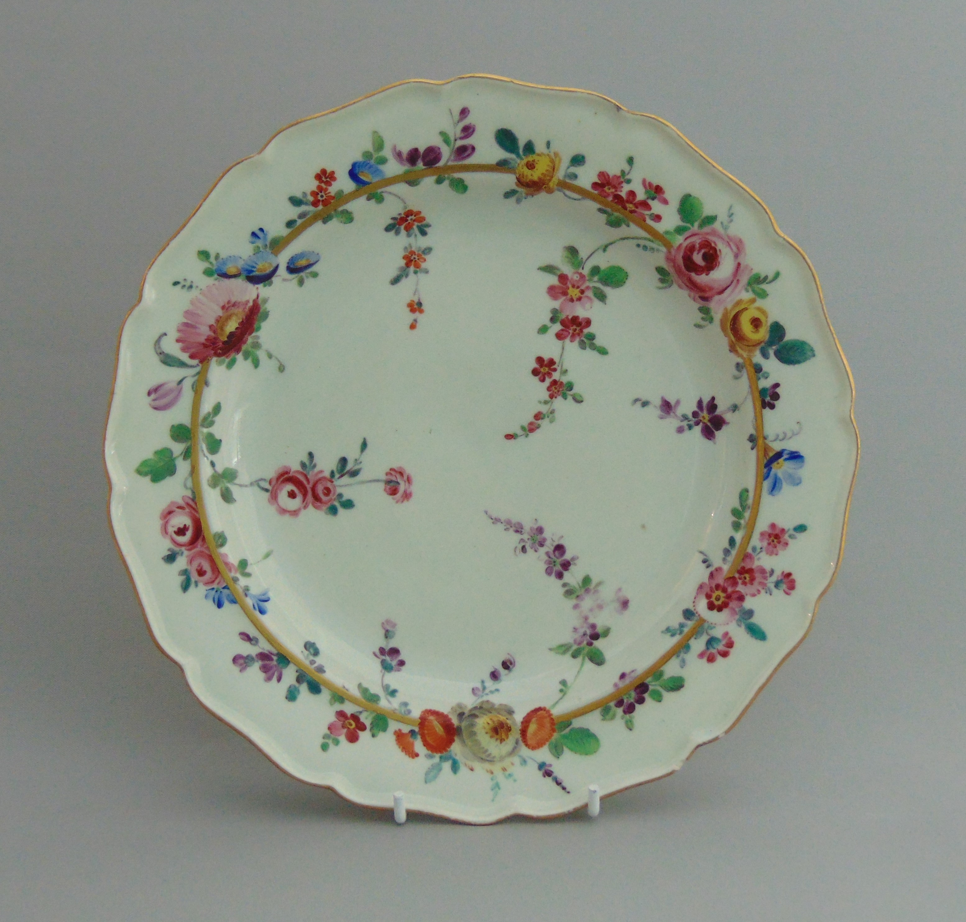 A Worcester Giles plate, decorated with flower sprays, circa 1768, 22.