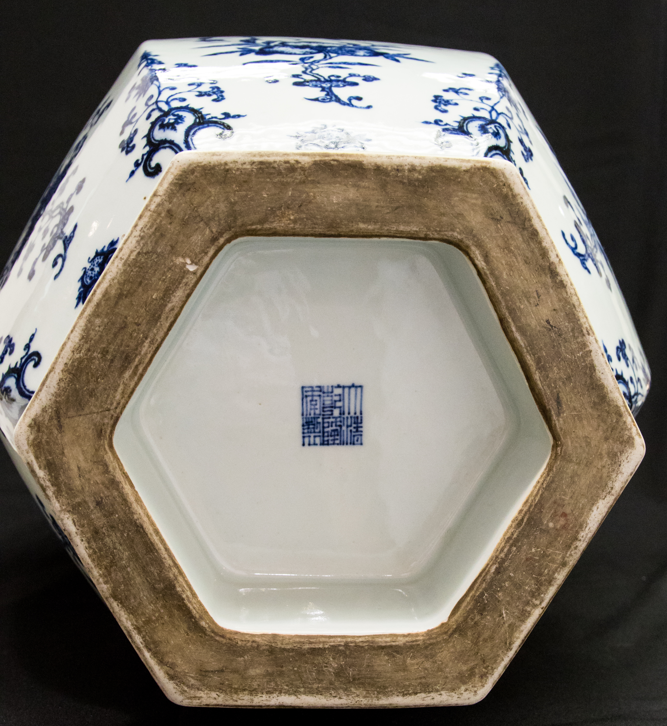 A fine Chinese blue and white vase, seal mark of Qianlong, of hexagonal mallet form, - Image 3 of 11