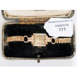 A 9 ct gold ladies' wristwatch