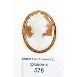 A 9 ct gold shell cameo brooch, approx. 40 mm, gross weight approx. 8.