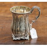 Early Victorian mug with scroll handle, hallmark London 1885, maker Daniel and Charles Houle,