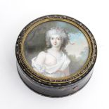 A George III tortoiseshell circular lidded box,
