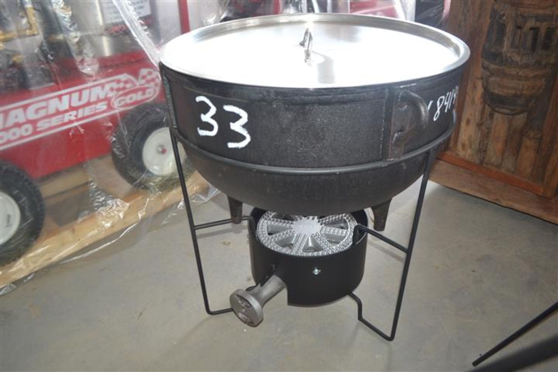 20 GALLON IRON JAMBALAYA POT W/ LID, BURNER, HANDLE & STAND UNUSED ~T1