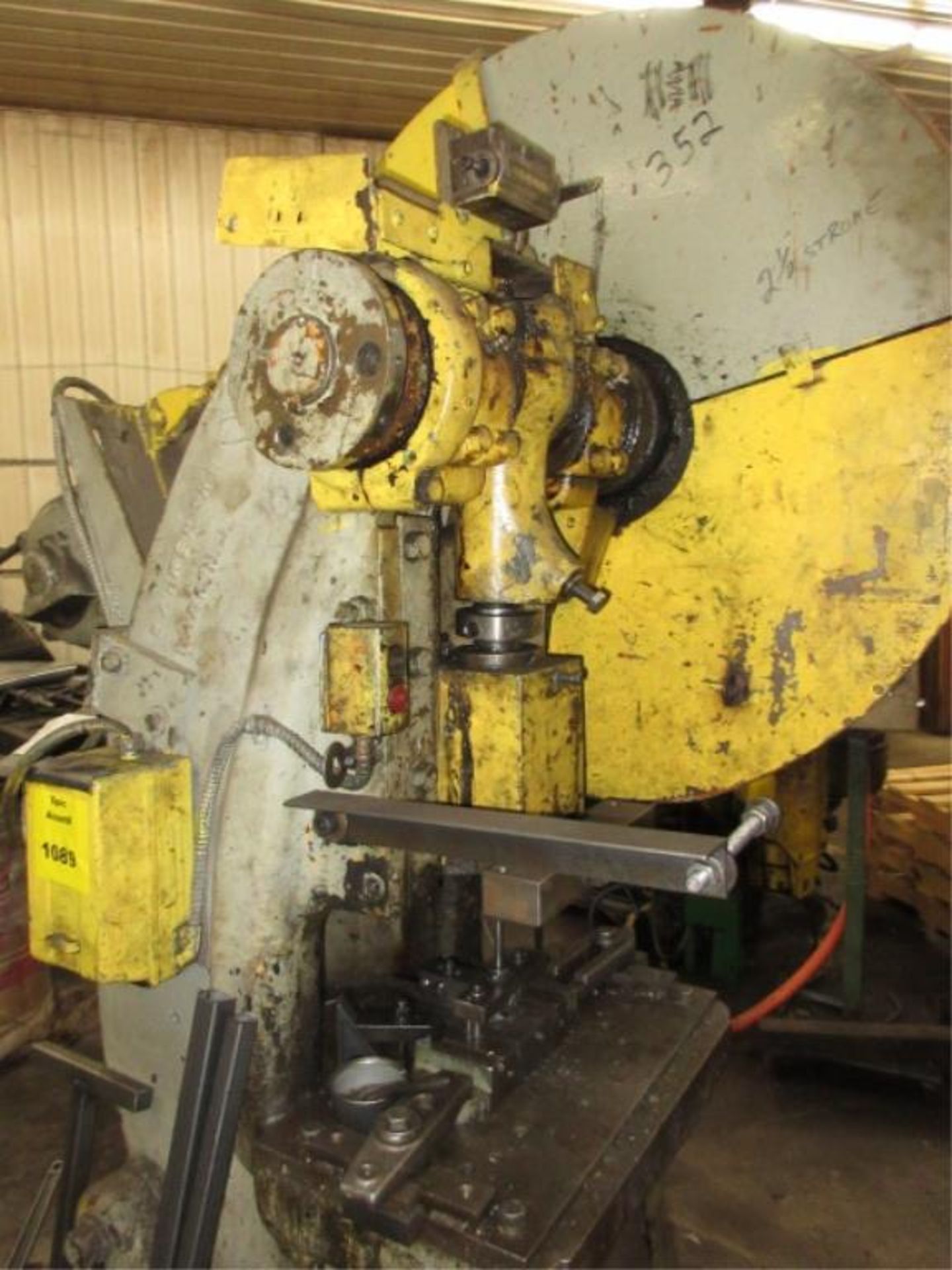 Hahnemann OBI Punch Press . Hahnemann No. J OBI Punch Press, 2 1/2 stroke, 1 hp, 220/440VAC. - Image 4 of 5