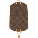 LOUIS VUITTON KLEIDERSCHUTZHÜLLE Frankreich, Paris, 20. Jh. Monogramm Canvas, Besatz aus Rindsleder,