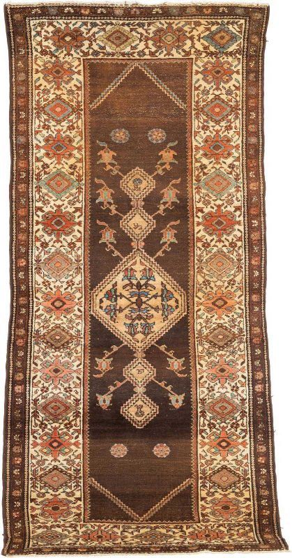 HAMADAN Persien, um 1900 262 x 119 cm. Gebrauchsspuren. 25.00 % buyer's premium on the hammer