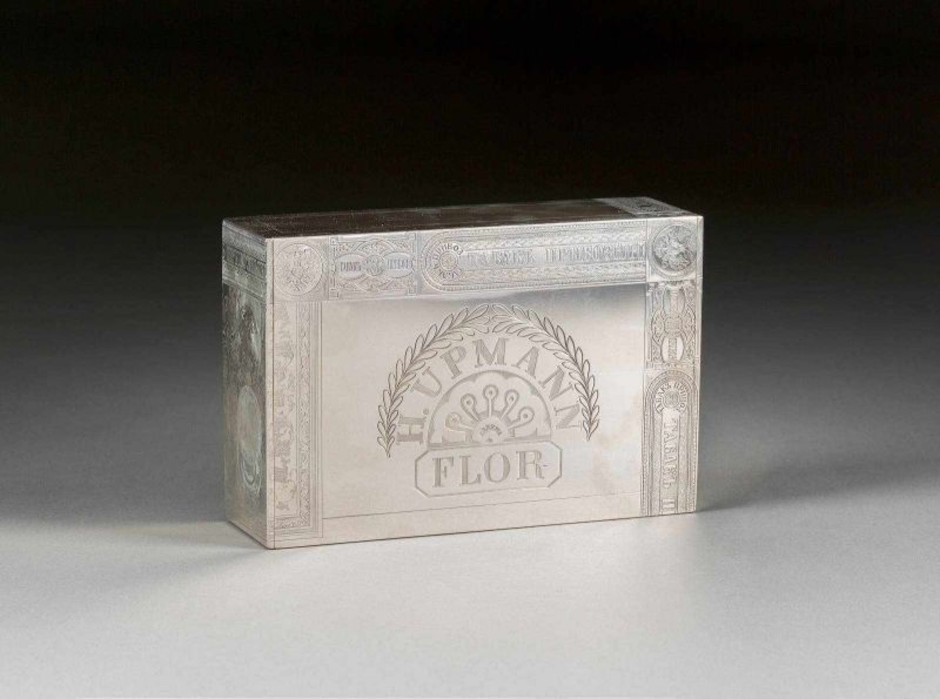 GROSSE TROMPE L'OEIL-ZIGARRENDOSE Russland, Moskau, Pawel Owtschinnikow, 1871 Silber, graviert,