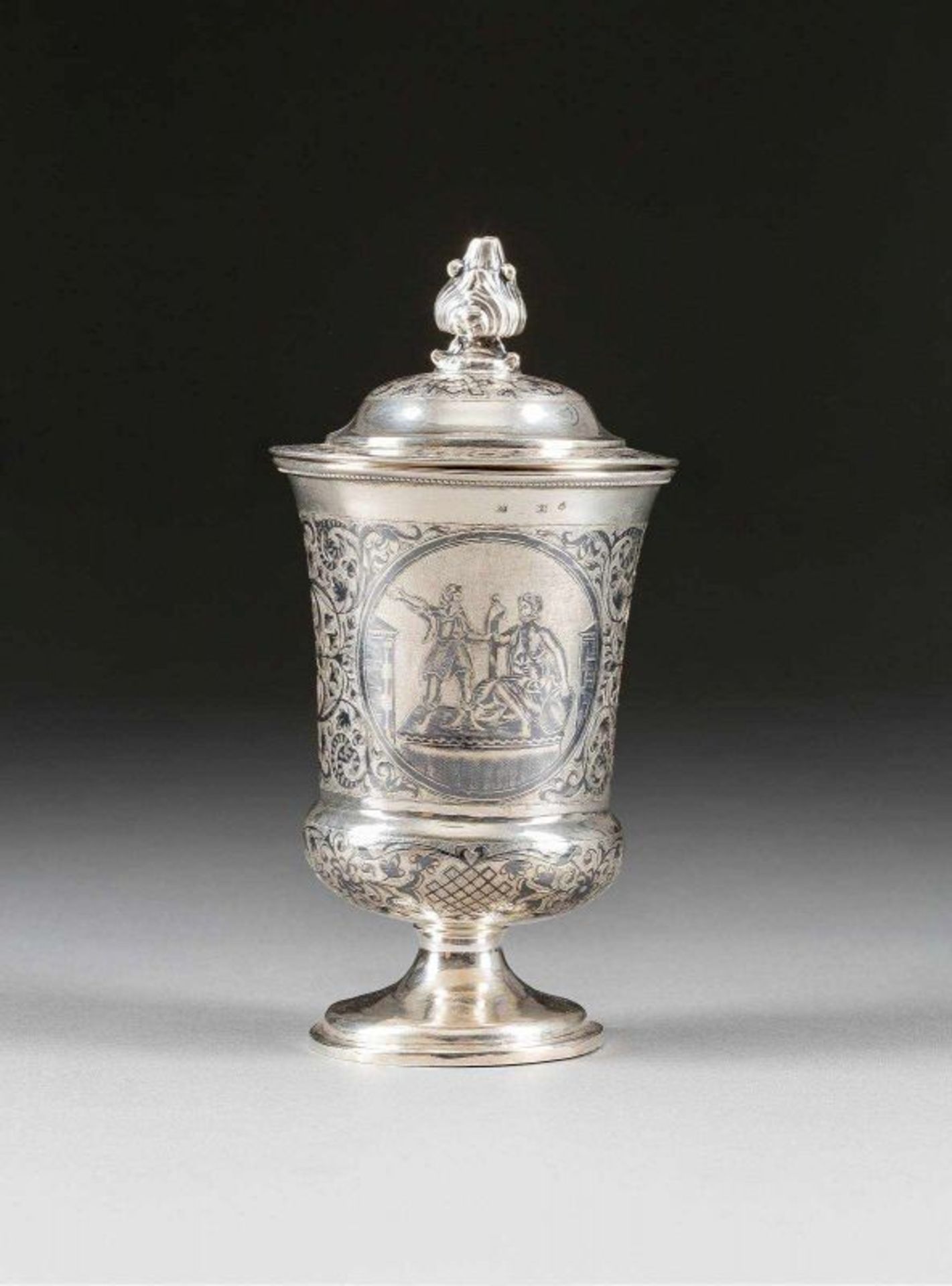 NIELLO-DECKELHUMPEN Russland, Moskau, um 1840 Silber, graviert, nielliert und vergoldet. H. 20,5 cm,