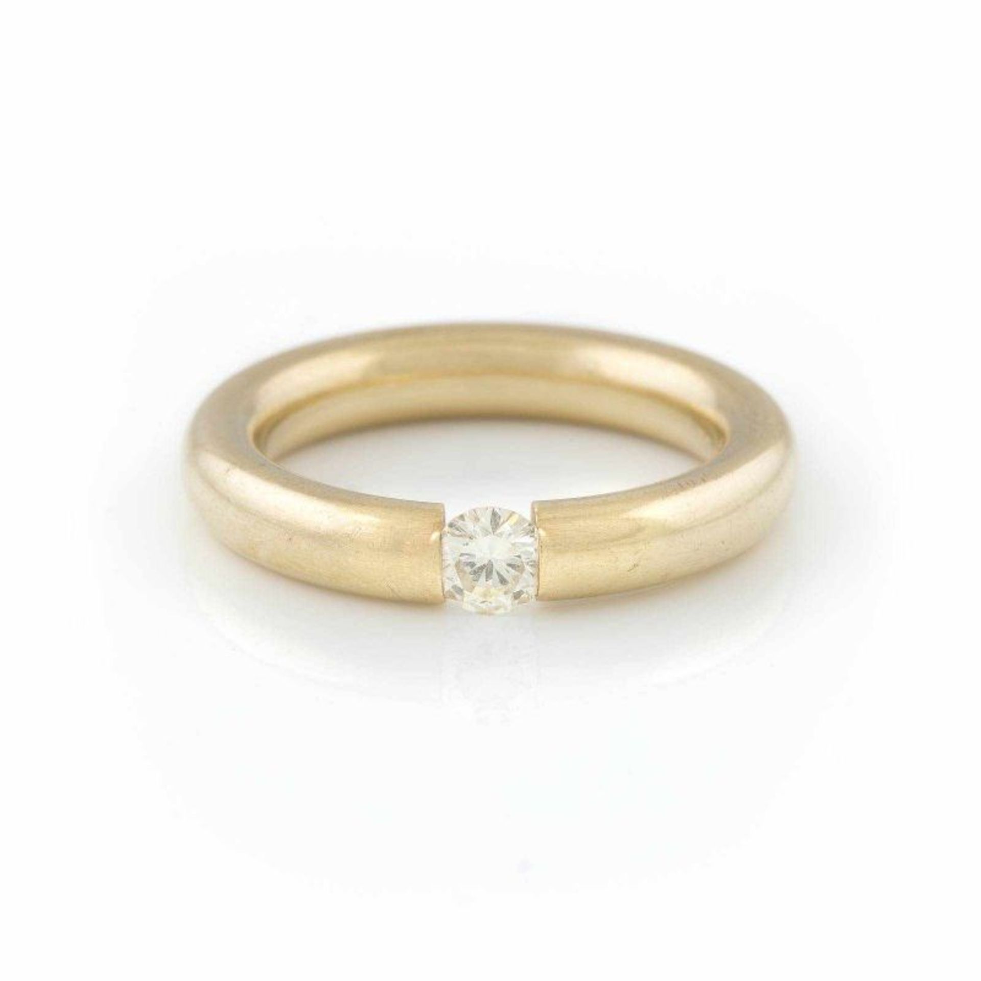 SOLITAIRE-RING Wohl Deutsch, 20. Jh. Gelbgold. Ringmaß ca. 52,5, Ges.-Gew. ca. 7,4 g. Gest. 585,