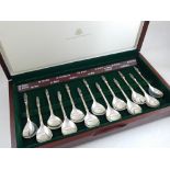 A cased set of 13 silver apostle spoons, Birmingham 1977 Birmingham Mint,