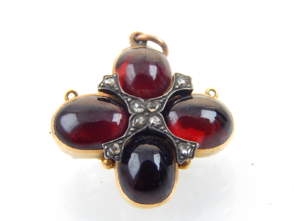 19th C 18ct gold mourning ring, plat and pearl decoration, and a mourning brooch with garnets. - Image 4 of 5