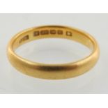 22ct yellow gold wedding band, 3.8g