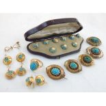 Turquoise bead decorated ring, brooches and 9ct stamped earrings, and a cased set of enamelled studs