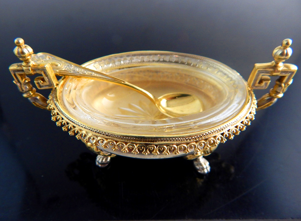 Trio of silver gilt salt dishes of Rococo design, - Image 2 of 3