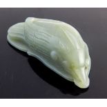 Chinese jade model of a bird on a leaf, 7.5cm w