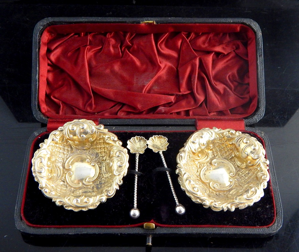 Pair of hallmarked silver gilt Rococo repousse decorated salts together with spoons, - Image 3 of 3